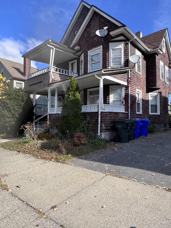 43 Colonial Ave, Springfield, Massachusetts, 7 Bedrooms Bedrooms, 11 Rooms Rooms,4 BathroomsBathrooms,Residential Income,For Sale,Colonial Ave,73451355