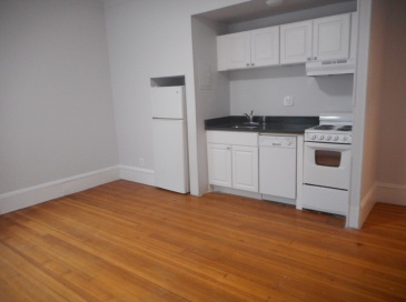 553 Brookline Avenue, Brookline, Massachusetts, 2 Bedrooms Bedrooms, 3 Rooms Rooms,1 BathroomBathrooms,Residential Lease,For Rent,Brookline Avenue,73465313