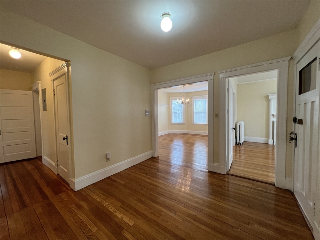142 Washington St, Boston, Massachusetts, 3 Bedrooms Bedrooms, 6 Rooms Rooms,1 BathroomBathrooms,Residential Lease,For Rent,Washington St,73465330