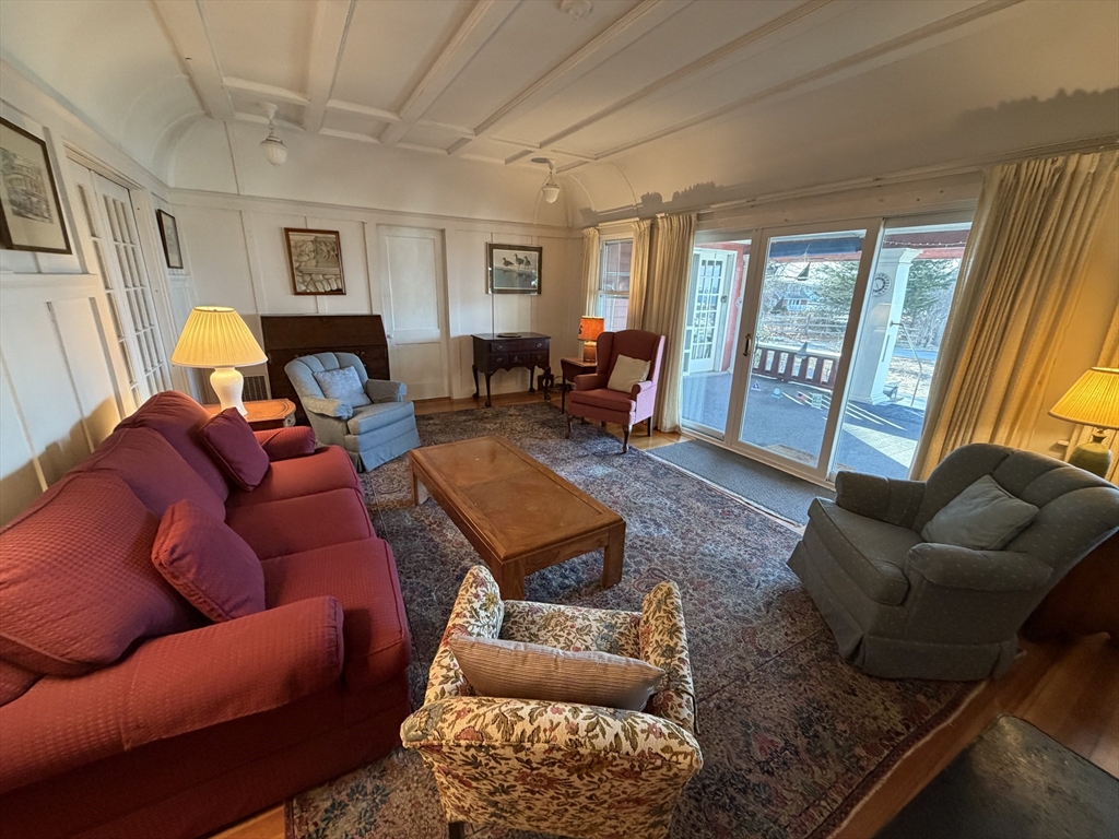 630 Washington Street, Gloucester, Massachusetts, 2 Bedrooms Bedrooms, 5 Rooms Rooms,1 BathroomBathrooms,Residential Lease,For Rent,Washington Street,73465501