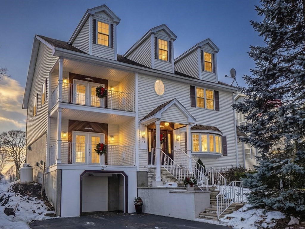 33 Lakeside Dr, Shrewsbury, Massachusetts, 5 Bedrooms Bedrooms, 9 Rooms Rooms,3.5 BathroomsBathrooms,Residential,For Sale,Lakeside Dr,73465510