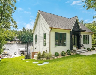 226 Lakeview Drive, Winchendon, Massachusetts, 2 Bedrooms Bedrooms, 5 Rooms Rooms,2.5 BathroomsBathrooms,Residential,For Sale,Lakeview Drive,73465530