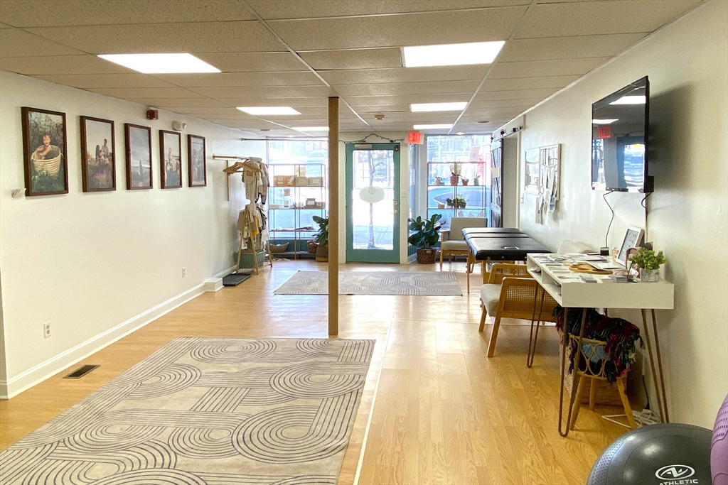 80 1/2-82 Main Street, Amesbury, Massachusetts, ,Commercial Lease,For Rent,Main Street,73465340