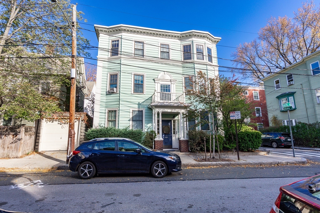 25 Eustis St, Cambridge, Massachusetts, 2 Bedrooms Bedrooms, 5 Rooms Rooms,1 BathroomBathrooms,Residential Lease,For Rent,Eustis St,73465344