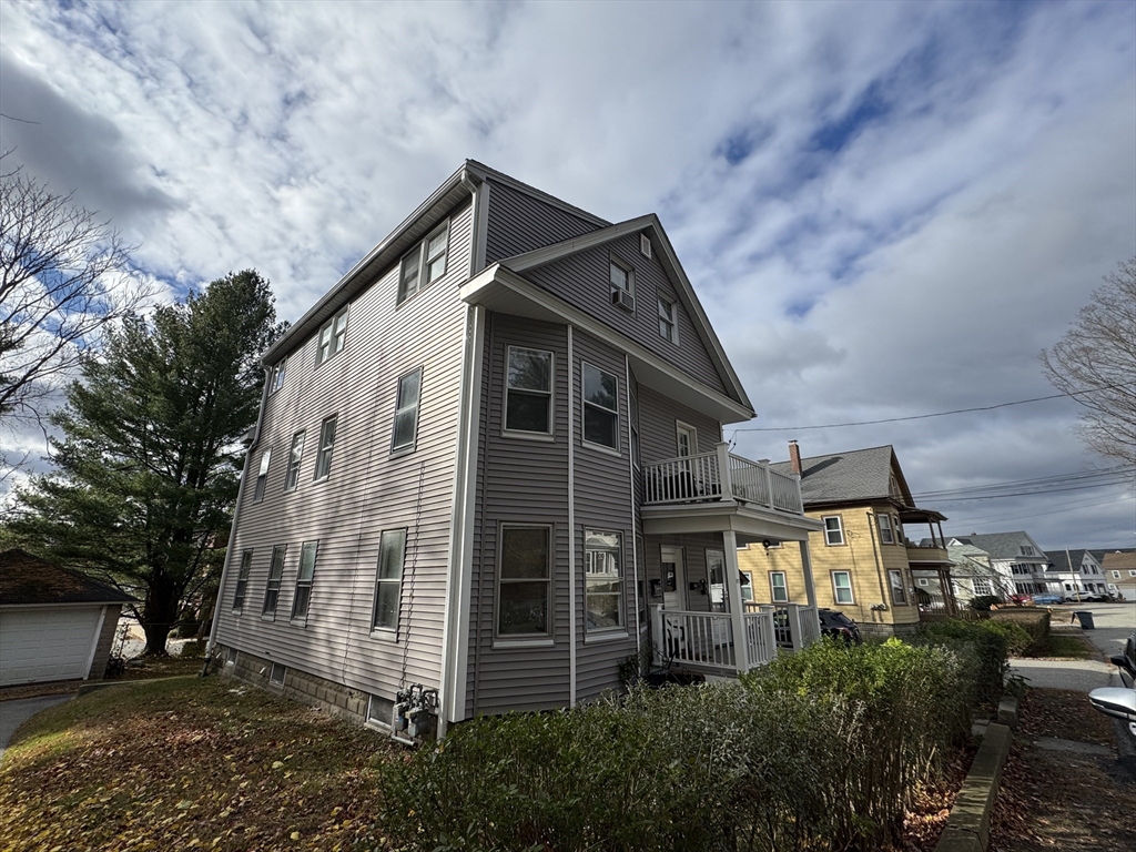 41 Thorndike Road, North Andover, Massachusetts, 2 Bedrooms Bedrooms, 4 Rooms Rooms,1 BathroomBathrooms,Residential Lease,For Rent,Thorndike Road,73465356