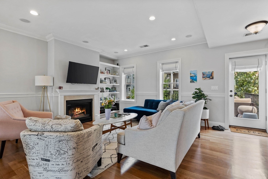 8 Gates, Boston, Massachusetts, 2 Bedrooms Bedrooms, 4 Rooms Rooms,2 BathroomsBathrooms,Residential Lease,For Rent,Gates,73443359