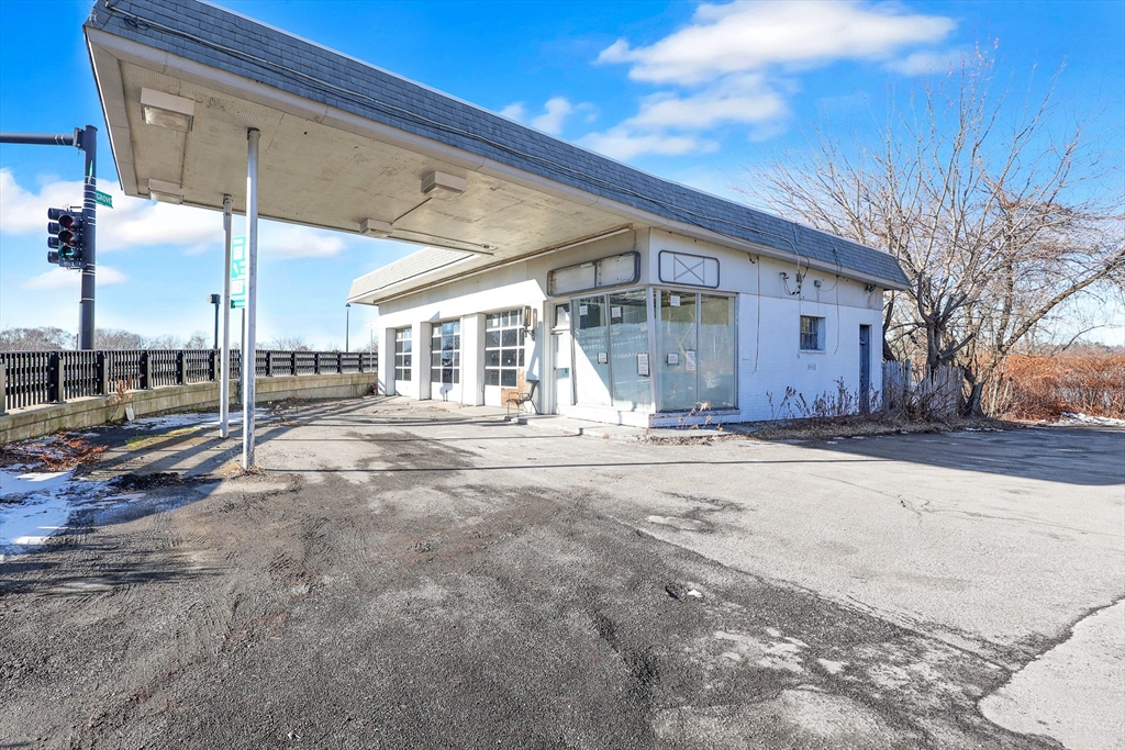 301 Main Street, Groveland, Massachusetts, ,Commercial Lease,For Rent,Main Street,73465389