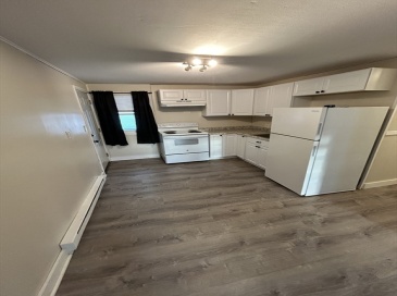 148 Charlton St, Southbridge, Massachusetts, 2 Bedrooms Bedrooms, 5 Rooms Rooms,1 BathroomBathrooms,Residential Lease,For Rent,Charlton St,73465411