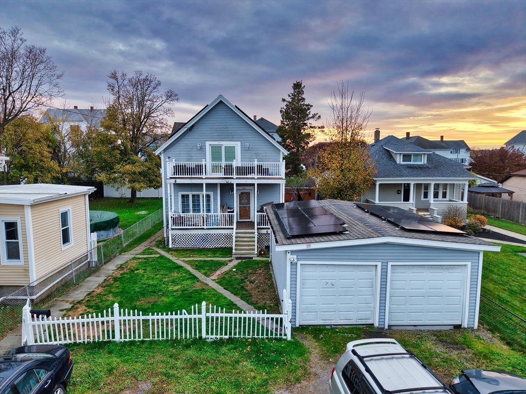 355 Peckham St, Fall River, Massachusetts, 4 Bedrooms Bedrooms, 9 Rooms Rooms,2 BathroomsBathrooms,Residential Income,For Sale,Peckham St,73465488