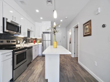 10 Essex St, Cambridge, Massachusetts, 3 Bedrooms Bedrooms, 5 Rooms Rooms,2 BathroomsBathrooms,Residential Lease,For Rent,Essex St,73442310
