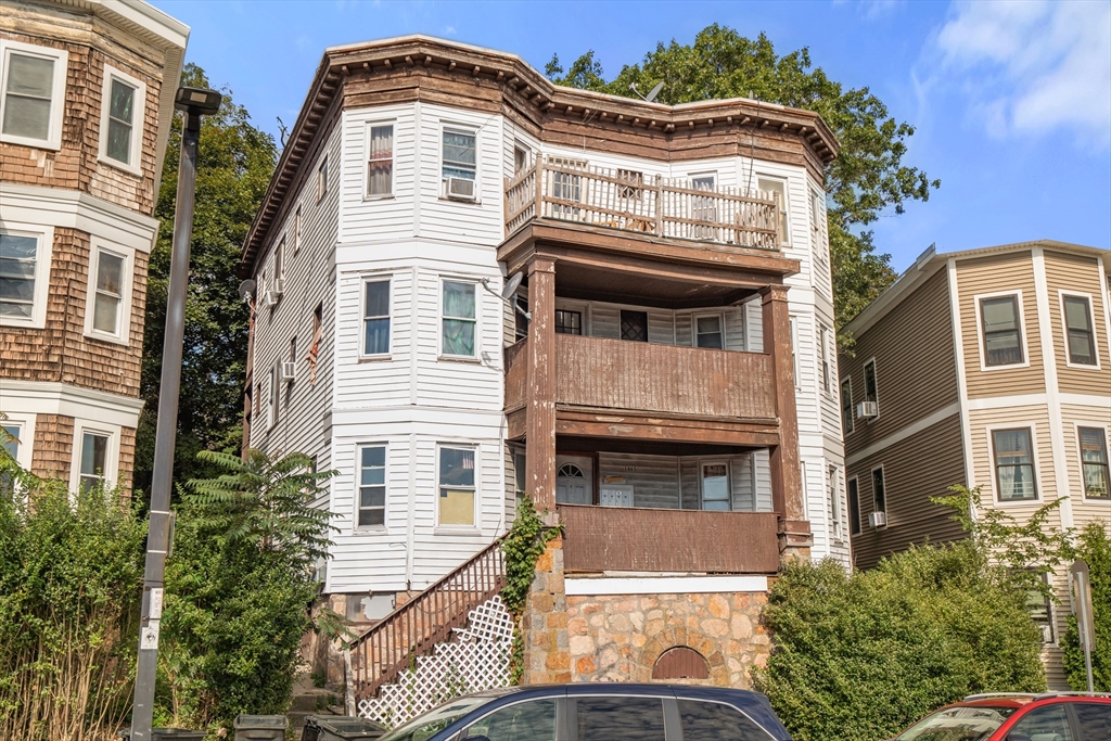 1465 Blue Hill Ave, Boston, Massachusetts, 11 Bedrooms Bedrooms, 18 Rooms Rooms,3 BathroomsBathrooms,Residential Income,For Sale,Blue Hill Ave,73423704