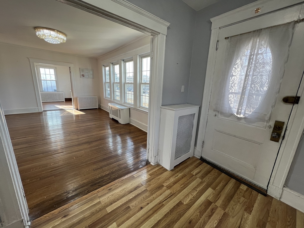 50 Cleveland Ave, Braintree, Massachusetts, 3 Bedrooms Bedrooms, 7 Rooms Rooms,1.5 BathroomsBathrooms,Residential Lease,For Rent,Cleveland Ave,73465552