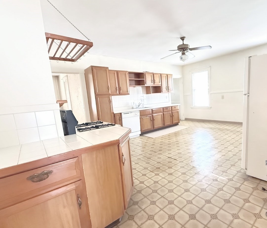 33 Cook, Newton, Massachusetts, 2 Bedrooms Bedrooms, 7 Rooms Rooms,1 BathroomBathrooms,Residential Lease,For Rent,Cook,73465691