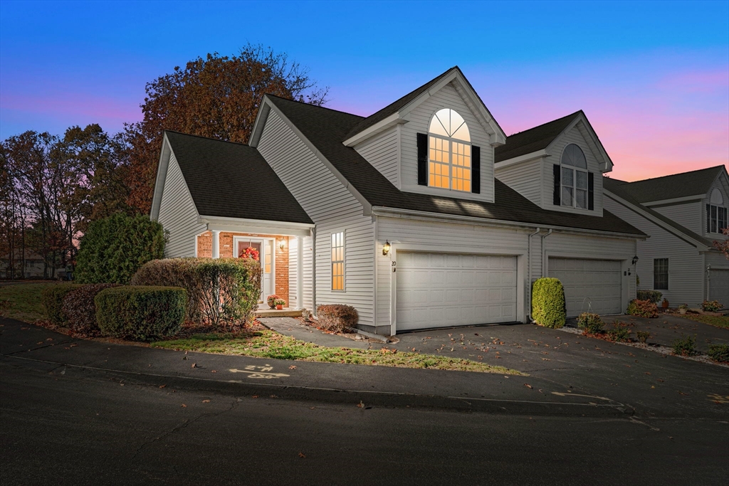 20 Nature View Dr, Uxbridge, Massachusetts, 2 Bedrooms Bedrooms, 6 Rooms Rooms,1.5 BathroomsBathrooms,Residential,For Sale,Nature View Dr,73452447