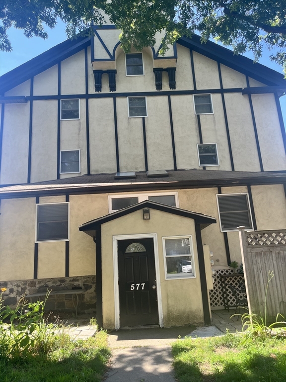 577 Adams St, Milton, Massachusetts, 2 Bedrooms Bedrooms, 5 Rooms Rooms,2 BathroomsBathrooms,Residential Lease,For Rent,Adams St,73465718