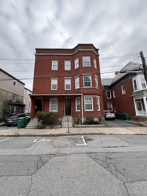 18-22 Hartwell St, Fitchburg, Massachusetts, 9 Bedrooms Bedrooms, 20 Rooms Rooms,5 BathroomsBathrooms,Residential Income,For Sale,Hartwell St,73465721