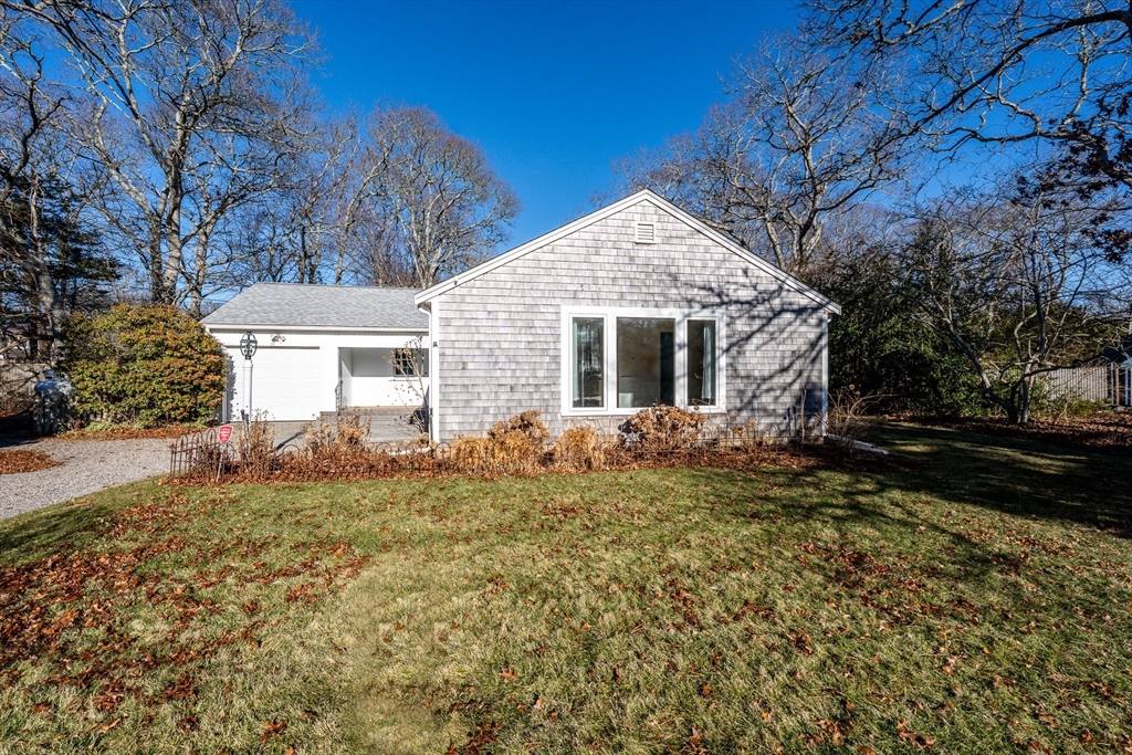 54 Murphy Rd, Barnstable, Massachusetts, 2 Bedrooms Bedrooms, 5 Rooms Rooms,1 BathroomBathrooms,Residential,For Sale,Murphy Rd,73465577