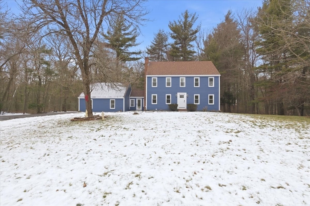 430 Brook Bend Rd, Hanson, Massachusetts, 4 Bedrooms Bedrooms, 8 Rooms Rooms,2.5 BathroomsBathrooms,Residential,For Sale,Brook Bend Rd,73465627