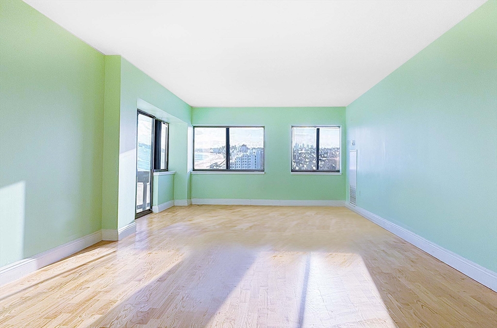 474 Revere Beach Blvd, Revere, Massachusetts, 2 Bedrooms Bedrooms, 4 Rooms Rooms,2 BathroomsBathrooms,Residential,For Sale,Revere Beach Blvd,73465629