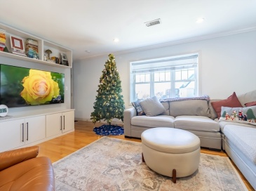 221 Neponset Ave, Boston, Massachusetts, 3 Bedrooms Bedrooms, 8 Rooms Rooms,3 BathroomsBathrooms,Residential Lease,For Rent,Neponset Ave,73462288