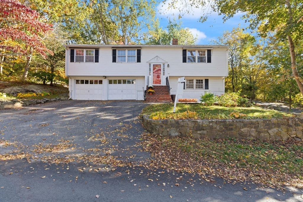 109 Riverview Rd, Gloucester, Massachusetts, 3 Bedrooms Bedrooms, 8 Rooms Rooms,2 BathroomsBathrooms,Residential,For Sale,Riverview Rd,73446640