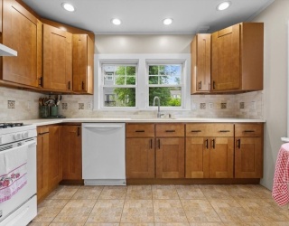 290 East Street, Westwood, Massachusetts, 5 Bedrooms Bedrooms, 7 Rooms Rooms,1.5 BathroomsBathrooms,Residential,For Sale,East Street,73465738