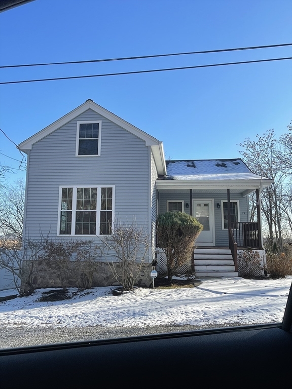 74 Saugus, Saugus, Massachusetts, 3 Bedrooms Bedrooms, 6 Rooms Rooms,1.5 BathroomsBathrooms,Residential Lease,For Rent,Saugus,73465783