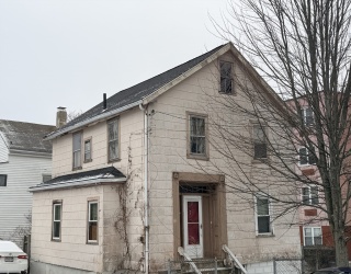 66 Sagamore St, Lynn, Massachusetts, 2 Bedrooms Bedrooms, 6 Rooms Rooms,1.5 BathroomsBathrooms,Residential,For Sale,Sagamore St,73465731