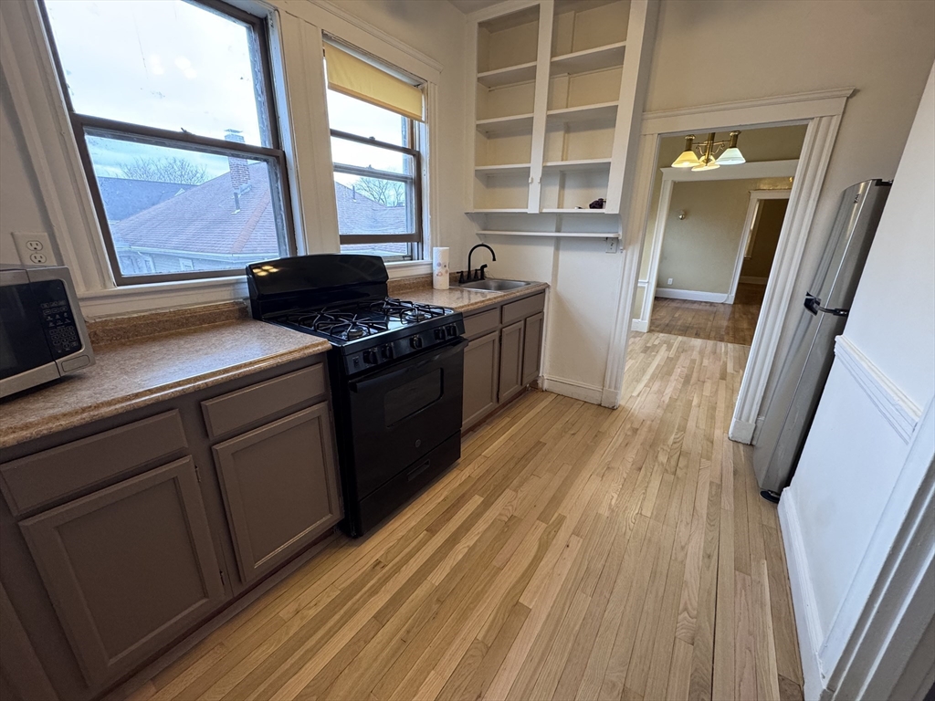 43-45 Cheney, Boston, Massachusetts, 2 Bedrooms Bedrooms, 3 Rooms Rooms,1 BathroomBathrooms,Residential Lease,For Rent,Cheney,73465796