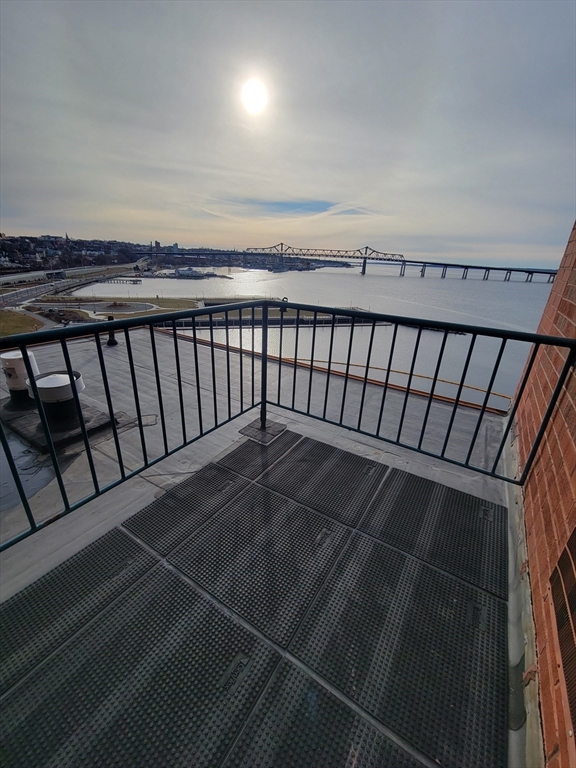 750 Davol, Fall River, Massachusetts, 2 Bedrooms Bedrooms, 4 Rooms Rooms,2 BathroomsBathrooms,Residential Lease,For Rent,Davol,73465835