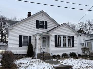 41 Amesbury Street, Worcester, Massachusetts, 2 Bedrooms Bedrooms, 5 Rooms Rooms,1.5 BathroomsBathrooms,Residential Lease,For Rent,Amesbury Street,73465913