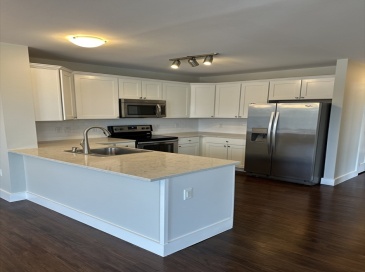 978 Worcester Street, Wellesley, Massachusetts, 2 Bedrooms Bedrooms, 3 Rooms Rooms,2 BathroomsBathrooms,Residential Lease,For Rent,Worcester Street,73465946