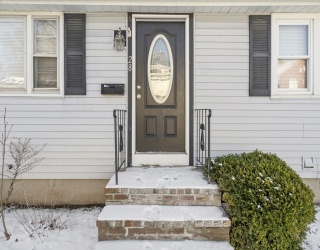 28 Frost Ave, Brockton, Massachusetts, 3 Bedrooms Bedrooms, 6 Rooms Rooms,1.5 BathroomsBathrooms,Residential Lease,For Rent,Frost Ave,73465953