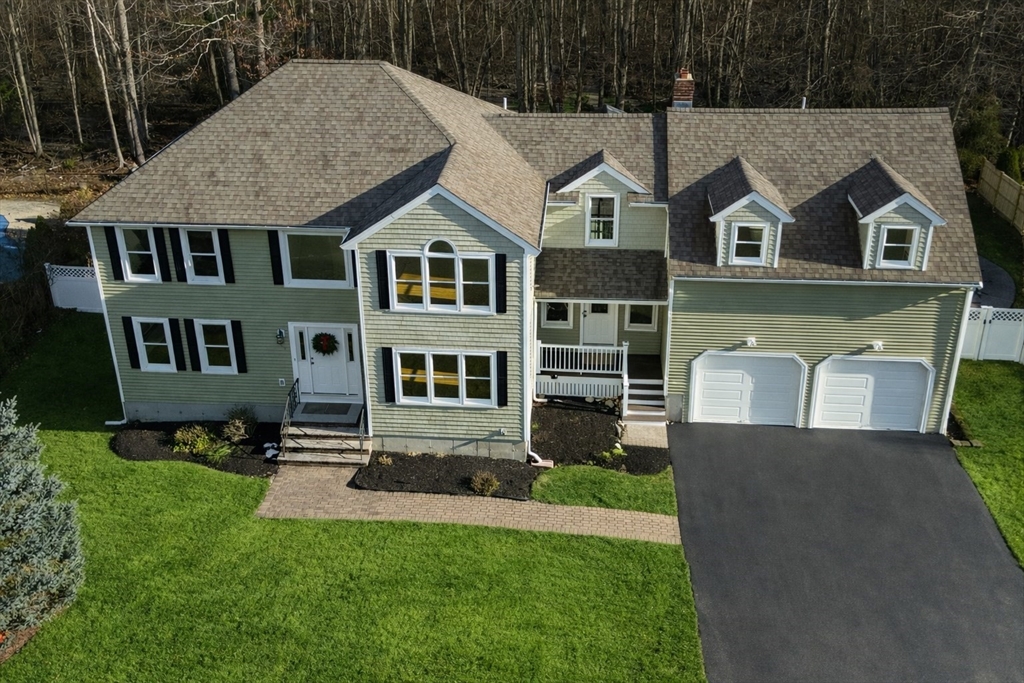 189 Sheri Ln, Weymouth, Massachusetts, 5 Bedrooms Bedrooms, 10 Rooms Rooms,3.5 BathroomsBathrooms,Residential,For Sale,Sheri Ln,73465952