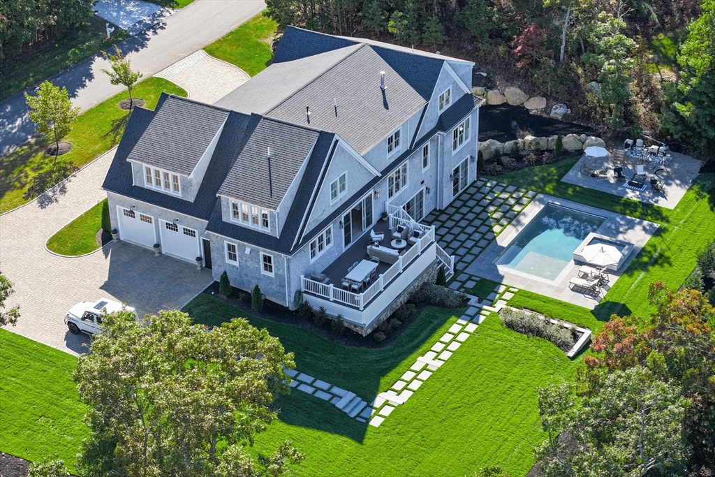 77 Highwood Ln, Falmouth, Massachusetts, 4 Bedrooms Bedrooms, 8 Rooms Rooms,5.5 BathroomsBathrooms,Residential,For Sale,Highwood Ln,73394497