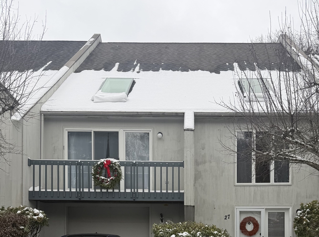 27 Woodland Park Dr, Haverhill, Massachusetts, 2 Bedrooms Bedrooms, 5 Rooms Rooms,2.5 BathroomsBathrooms,Residential,For Sale,Woodland Park Dr,73462736