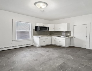 463 Broadway, Lawrence, Massachusetts, 1 Bedroom Bedrooms, 2 Rooms Rooms,1 BathroomBathrooms,Residential Lease,For Rent,Broadway,73466007