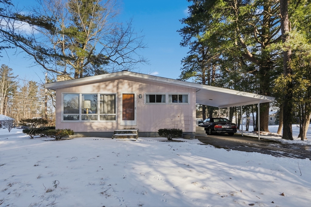 27 Thurston Pl, Fitchburg, Massachusetts, 3 Bedrooms Bedrooms, 6 Rooms Rooms,1 BathroomBathrooms,Residential,For Sale,Thurston Pl,73466011