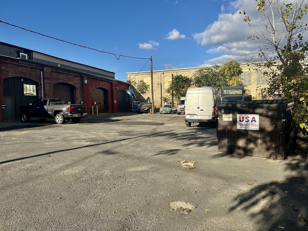 126 Day St, West Springfield, Massachusetts, ,Commercial Lease,For Rent,Day St,73466040