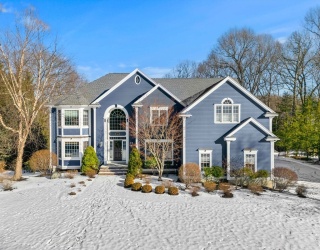 45 Thistle Rd, North Andover, Massachusetts, 6 Bedrooms Bedrooms, 13 Rooms Rooms,4.5 BathroomsBathrooms,Residential,For Sale,Thistle Rd,73466043