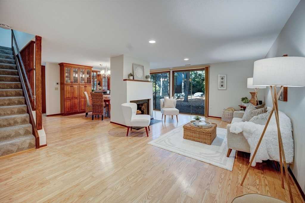 546 Great Elm Way, Acton, Massachusetts, 3 Bedrooms Bedrooms, 6 Rooms Rooms,2.5 BathroomsBathrooms,Residential Lease,For Rent,Great Elm Way,73466075