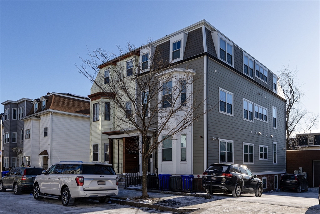 157 Princeton St, Boston, Massachusetts, 2 Bedrooms Bedrooms, 4 Rooms Rooms,2 BathroomsBathrooms,Residential,For Sale,Princeton St,73466026