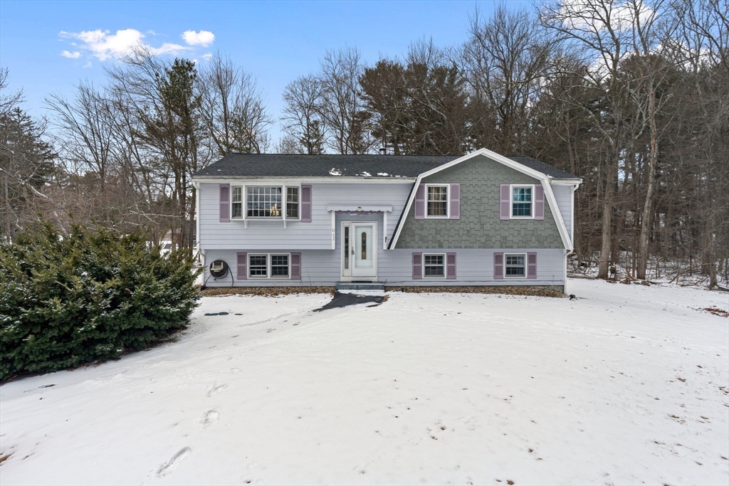 31 Burlington Ave, Wilmington, Massachusetts, 3 Bedrooms Bedrooms, 5 Rooms Rooms,2 BathroomsBathrooms,Residential,For Sale,Burlington Ave,73466105