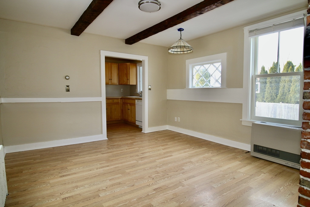 39 South St, Rockport, Massachusetts, 1 Bedroom Bedrooms, 4 Rooms Rooms,1 BathroomBathrooms,Residential Lease,For Rent,South St,73466149