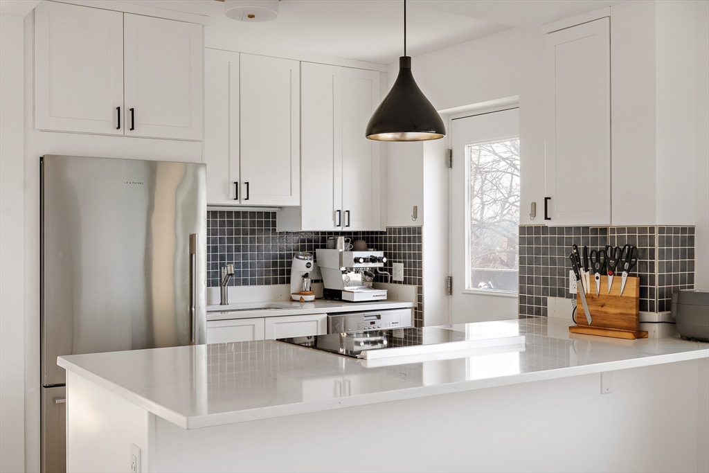 14 Concord Ave, Cambridge, Massachusetts, 2 Bedrooms Bedrooms, 5 Rooms Rooms,2 BathroomsBathrooms,Residential,For Sale,Concord Ave,73465996