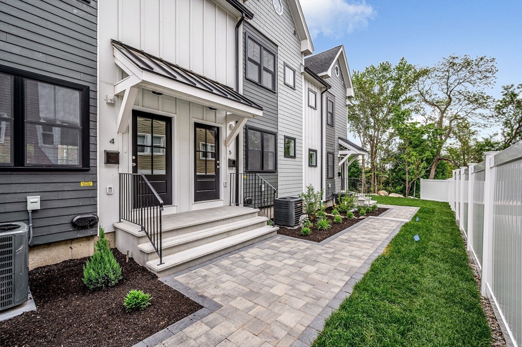 1514 Gorham Street, Lowell, Massachusetts, 3 Bedrooms Bedrooms, 6 Rooms Rooms,2.5 BathroomsBathrooms,Residential,For Sale,Gorham Street,73466164