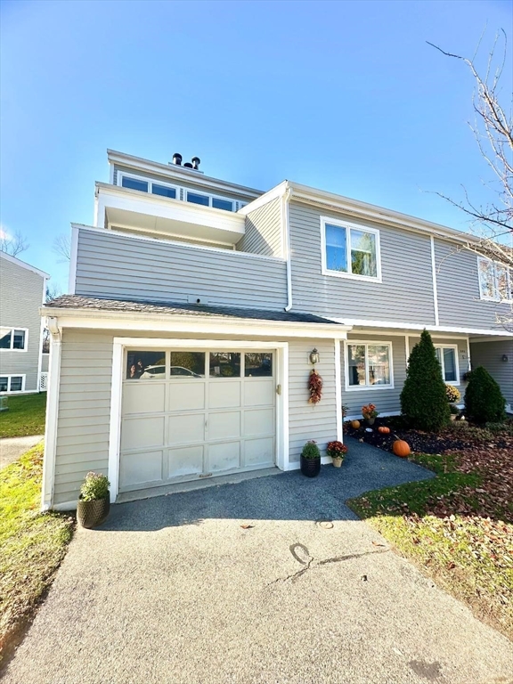 203 Pine Brook Drive, Peabody, Massachusetts, 3 Bedrooms Bedrooms, 8 Rooms Rooms,2.5 BathroomsBathrooms,Residential,For Sale,Pine Brook Drive,73456920