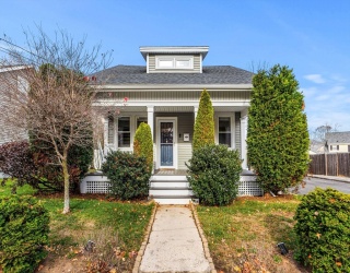 6 Storey Ave, Newburyport, Massachusetts, 3 Bedrooms Bedrooms, 5 Rooms Rooms,2 BathroomsBathrooms,Residential,For Sale,Storey Ave,73459517