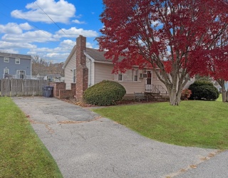 49 Golf Ave, Methuen, Massachusetts, 3 Bedrooms Bedrooms, 5 Rooms Rooms,1 BathroomBathrooms,Residential,For Sale,Golf Ave,73454465