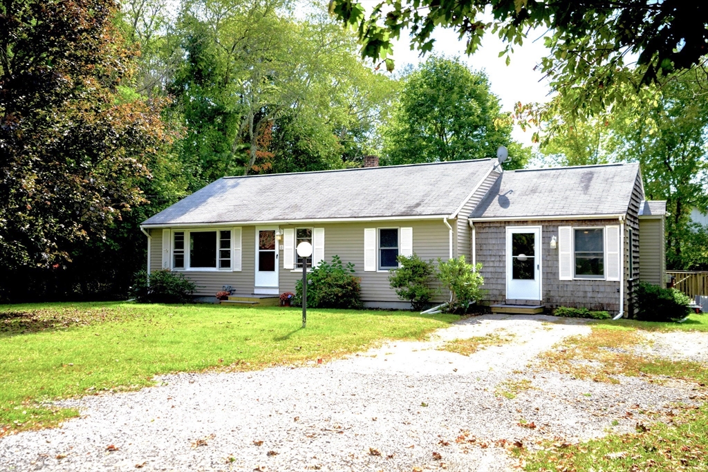 8 Clayton Rd, Middleboro, Massachusetts, 2 Bedrooms Bedrooms, 5 Rooms Rooms,1 BathroomBathrooms,Residential,For Sale,Clayton Rd,73437894